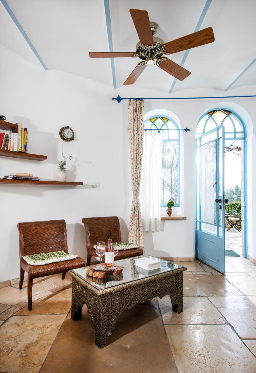 Bed and Breakfast Above The Spring Jerusalem Exterior foto